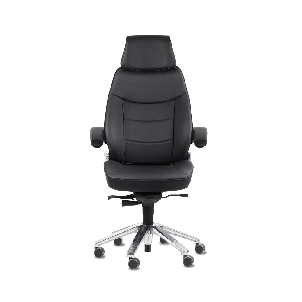 Svenstol S5 24/7 leather chair seen from the front with armrests