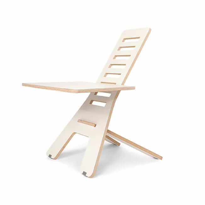 GetUpDesk Light wooden stand seen from the front, showing the slatted top